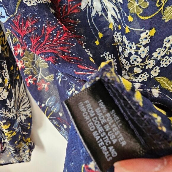 EUC LIKE NEW WAYF FLORAL SPLIT V NECK SHEER LONGSLEEVES TOP SIZE LARGE - Picture 9 of 16